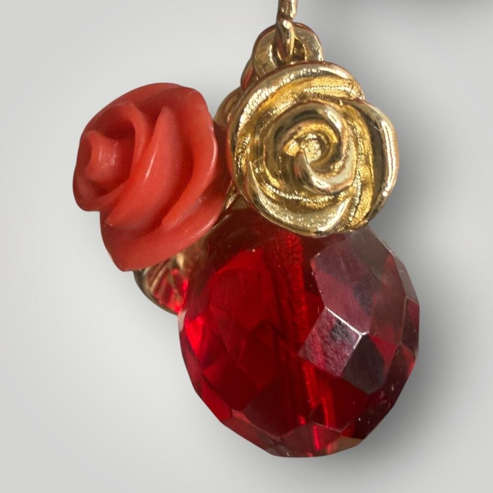 Vintage Red Faceted Glass Rose Dangle Earrings Gold Tone Floral Leverback - Picture 6 of 7
